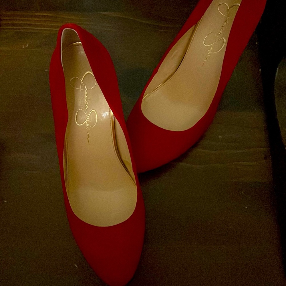 New without tags Jessica Simpson red suede pumps